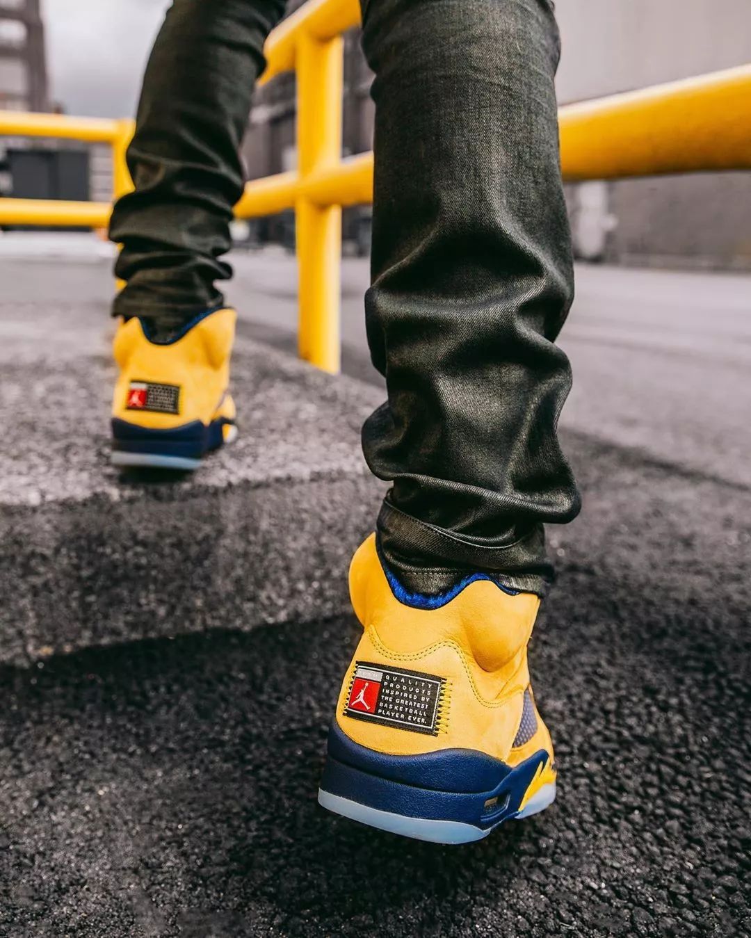 7月榜，这双adidas暴涨一千倍，而未上架的条形码已近万元