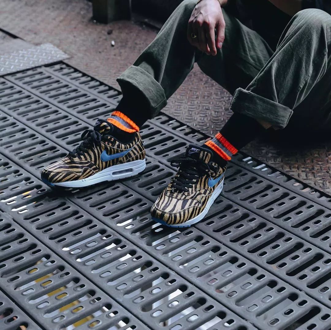 7月榜，这双adidas暴涨一千倍，而未上架的条形码已近万元