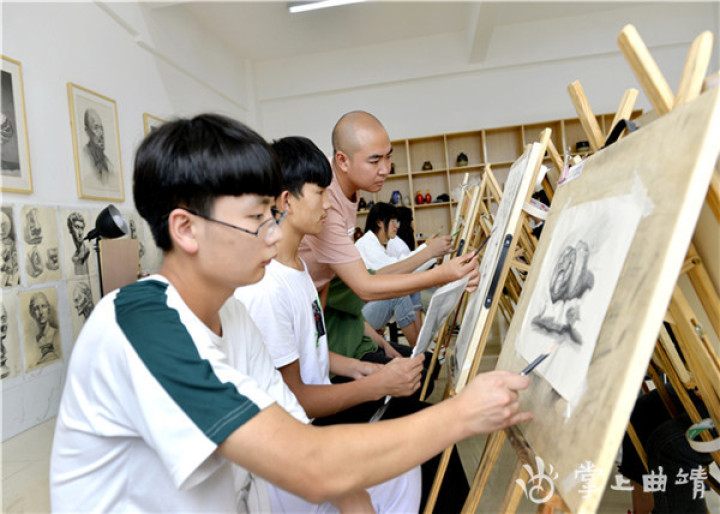 富源县第八中学最近视频,富源县第八中学艺术班