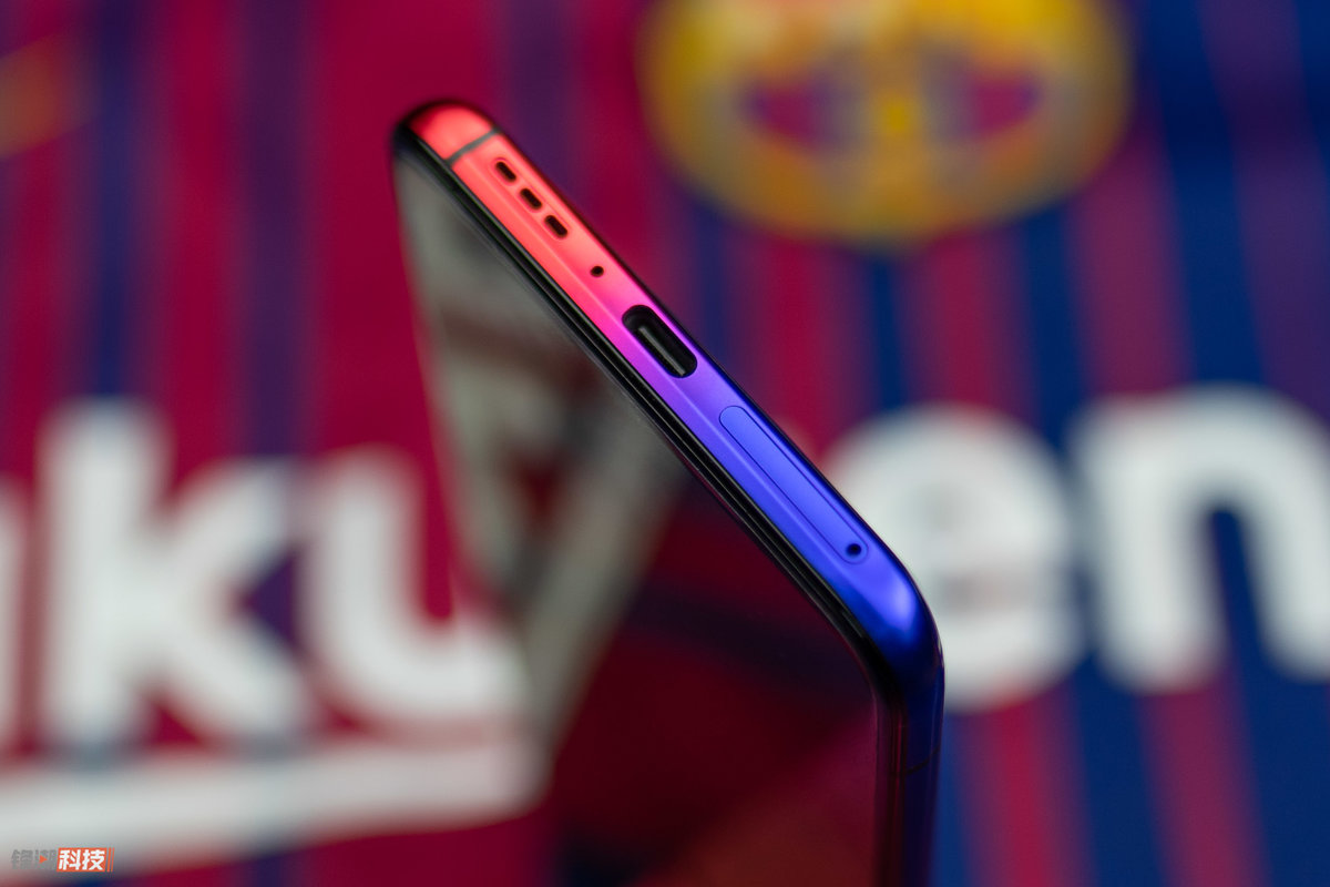 opporeno巴萨定制版屏幕,opporeno7pro英雄联盟定制版参数