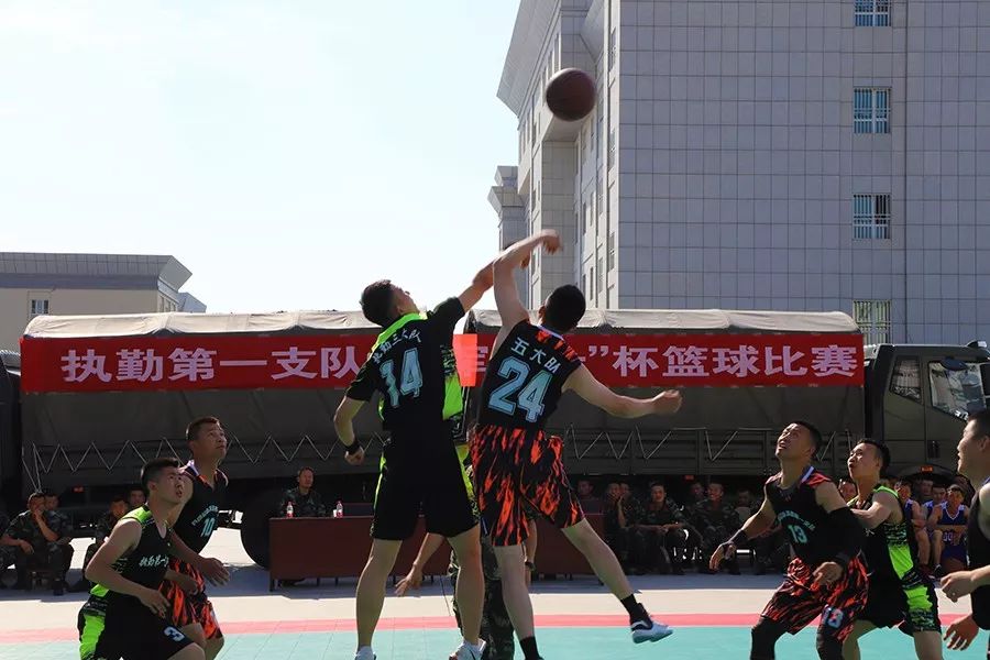 “强军卫士杯”，奋力争上游