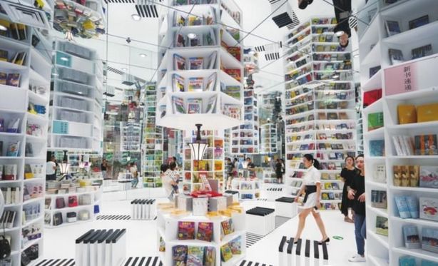 名创优品获墨西哥首富战略融资；京东开首家奢侈品护理实体店；钟书阁开进三四线城市|猫头鹰周报