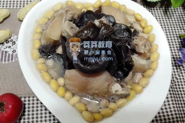 催乳食谱猪蹄汤,孕妇催乳猪脚汤