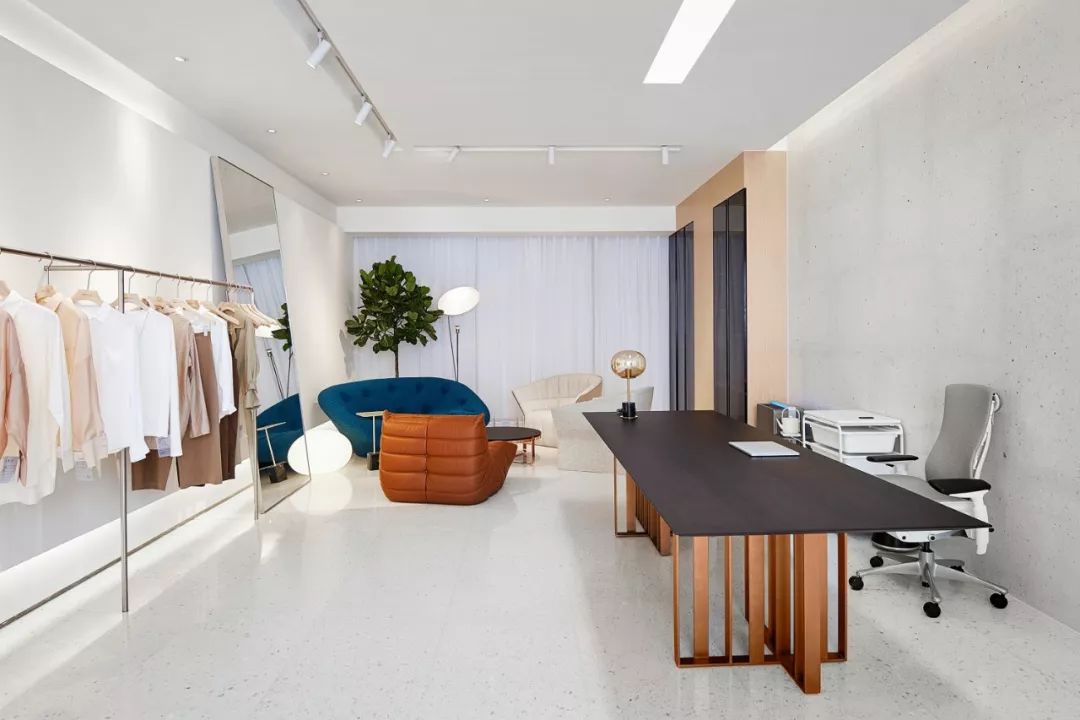 旧仓库改造女装,服装工作室改造效果图