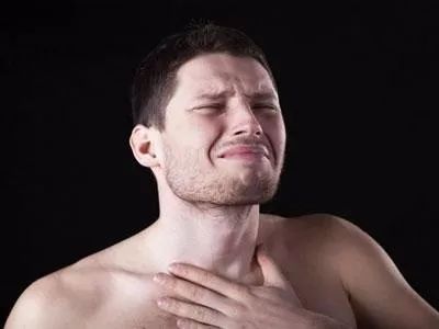 老人身上长肿瘤却被专家误诊后续,脖子长疙瘩医生说是恶性的