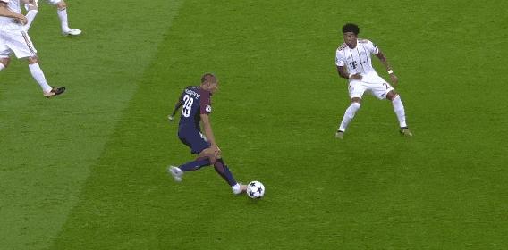 19岁拿世界杯冠军,19岁拿世界杯冠军的球员