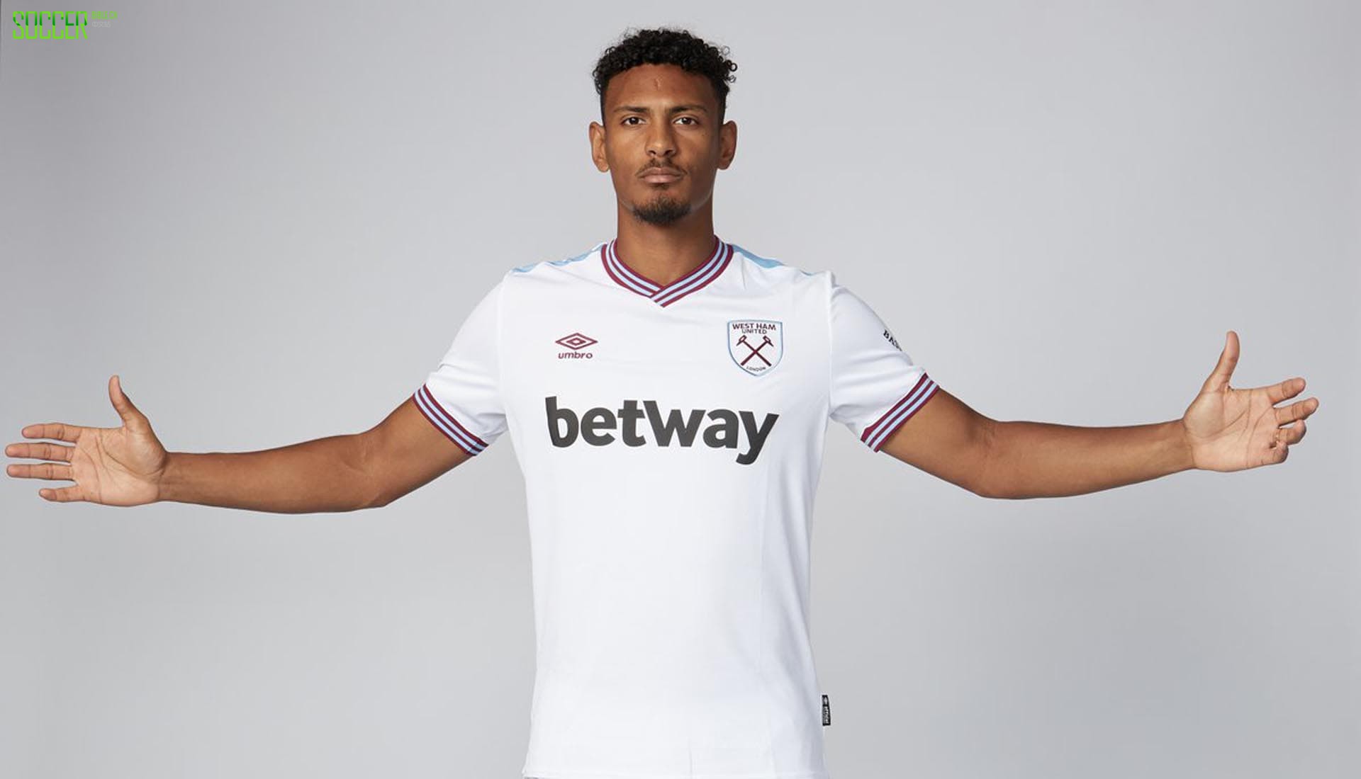 21-22英超曼城客场球衣,英超积分榜纽卡斯尔客场球衣