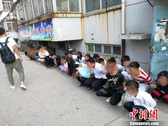 女子刷抖音发现失散的女儿,女子刷视频疑似发现走失姐弟