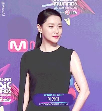 虐哭！50岁“大长今”竟长这样？卸妆后全网男生轰动：糟糕，心动了...