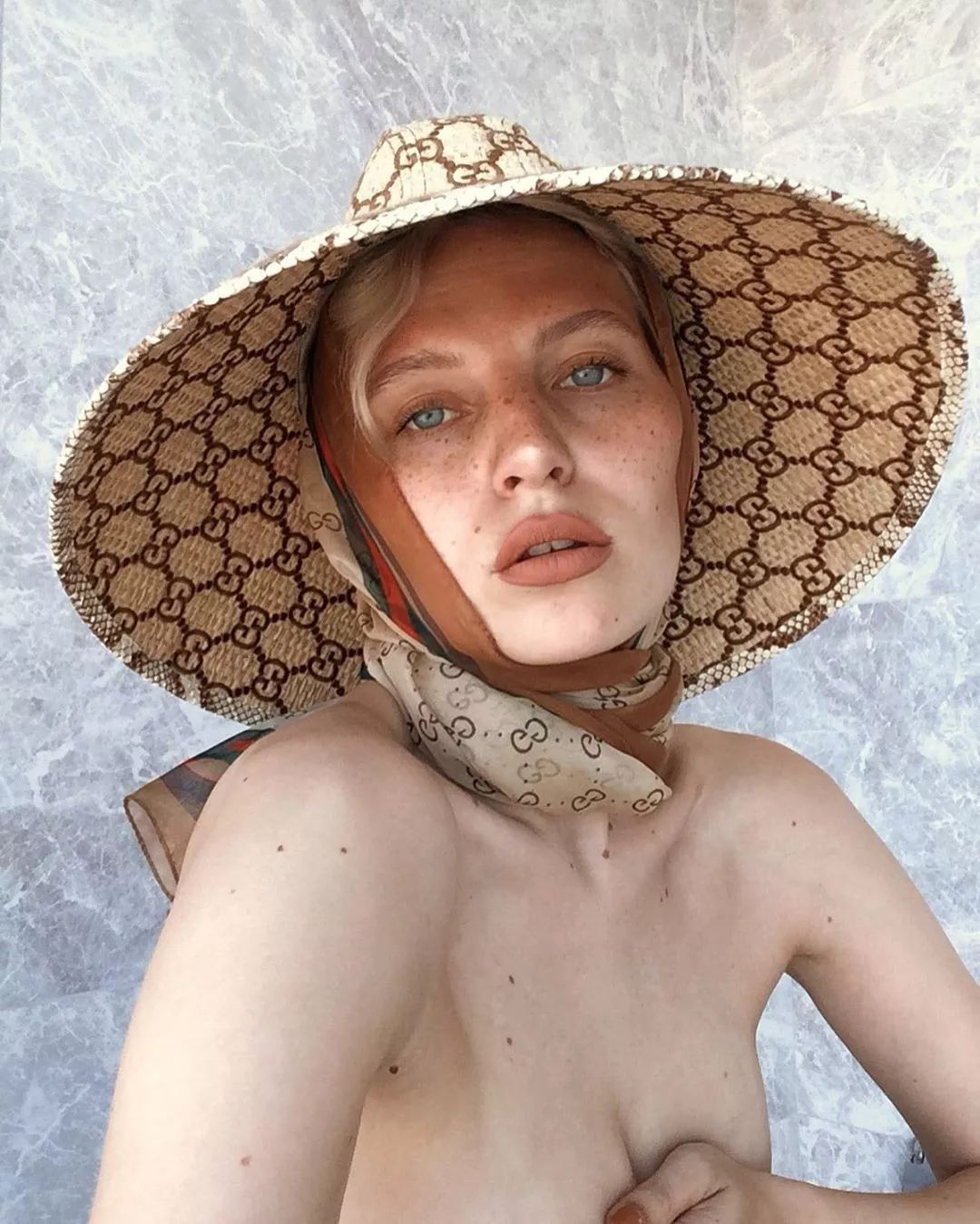 老花图案为什么棕色好看,老花的图案是啥