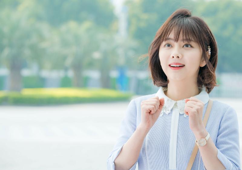 大圆脸超适合的发型既减龄又好看,圆脸适合什么样的发型显得有气质