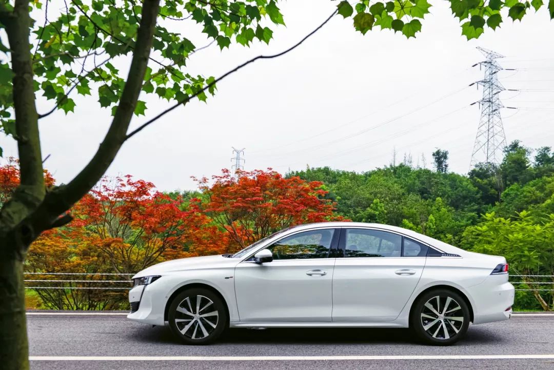 东风标致508l2021款怎么样,不一样的烟火和惊艳