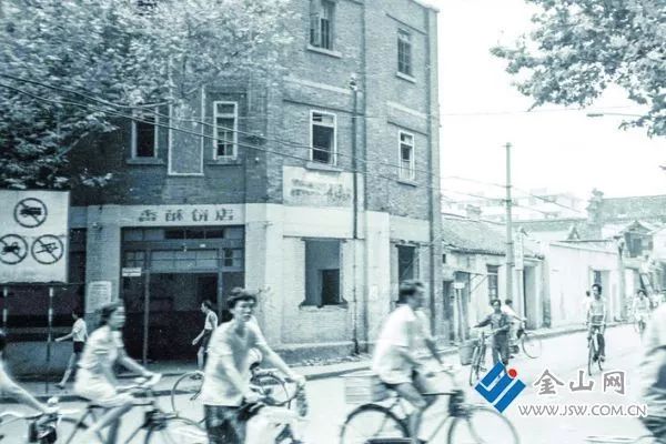 90年代的镇江大市口有哪些商店,民国镇江老照片商铺