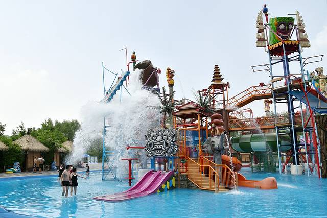 辽宁最刺激的水上乐园,抚顺皇家海洋乐园过山车