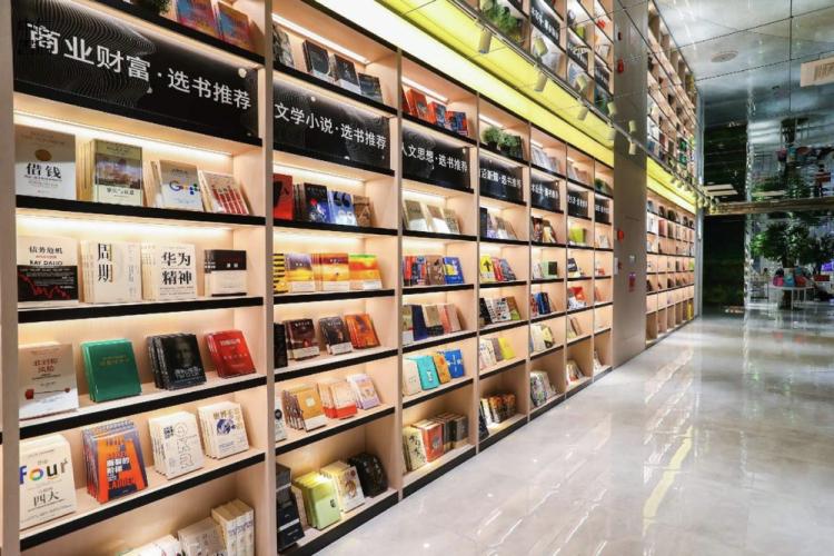 生活主题书店长什么样儿？在莘庄仲盛，刚开业的中信书店又成了打卡地标