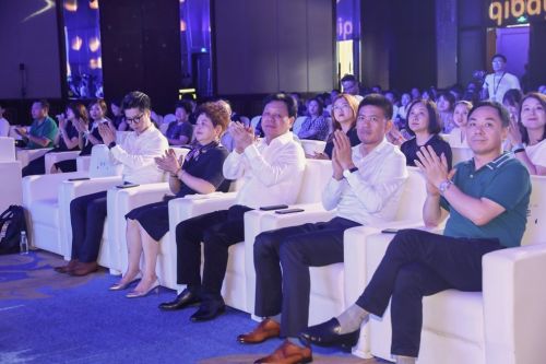 与阿里巴巴新零售战略合作，请贝是什么样的母婴新物种？