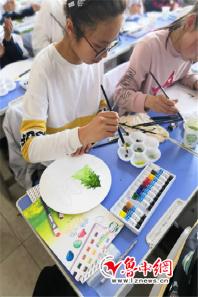 多彩社团提高学生核心素养,开展社团活动提升学生核心素养