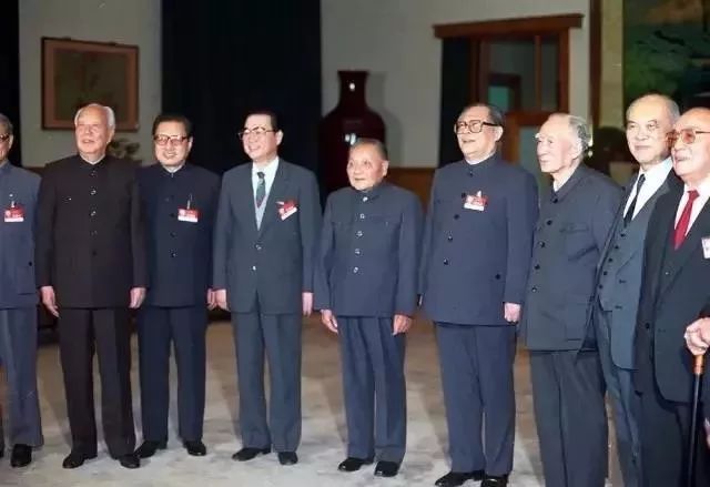 青看点||今天他115岁了，*小平邓**人生的40个瞬间