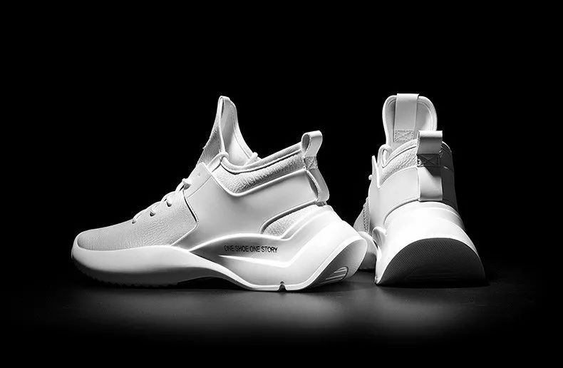 这款鞋！让整条街的回头率都归你！舒服的如同踩棉花！帅到不像实力派