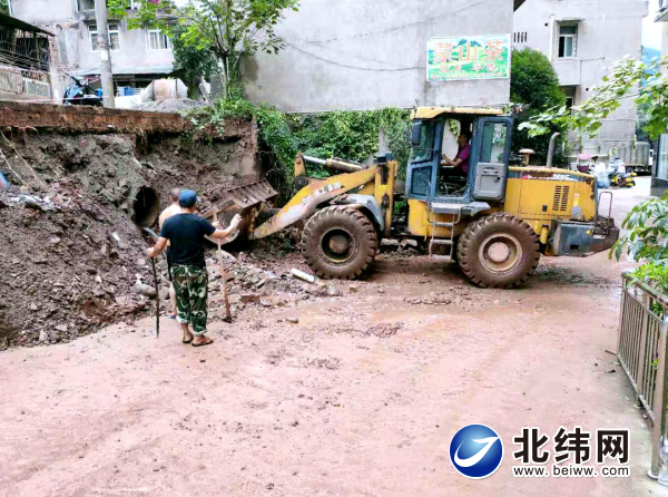 不畏艰难险阻携手砥砺前行,不畏艰难险阻也要奋勇前行