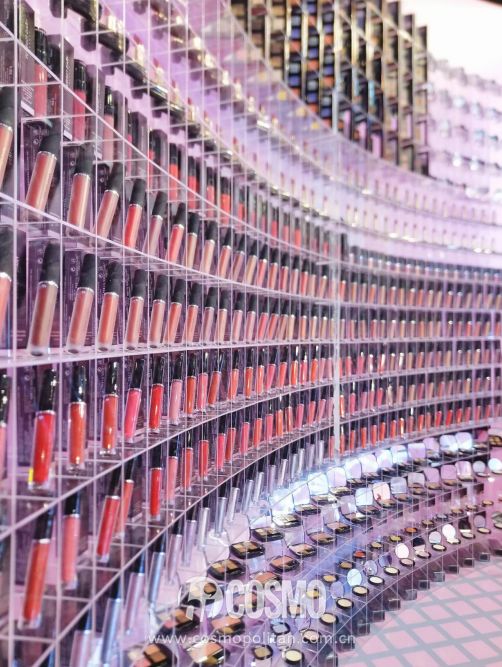 美人计|龙妈竟然用中国眼影化妆?等不及看外国代购来中国买买买了