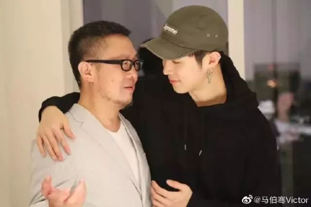 爱豆的父母都叫他们什么名字,爱豆的爸爸妈妈