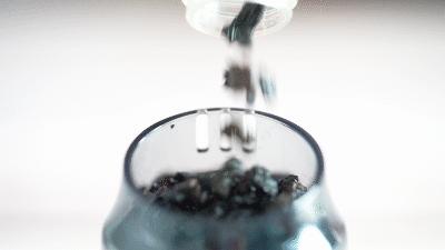 把世界上zui「火热」的石头，封进小罐，老司机一眼就沦陷