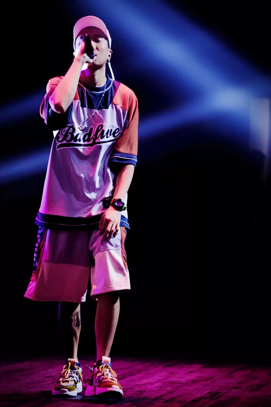 李宁为何能崛起,李宁是靠什么出名的