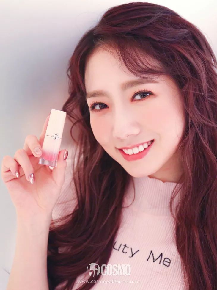 沈梦辰下睫毛,沈梦辰发光卧蚕为什么秒变猴哥