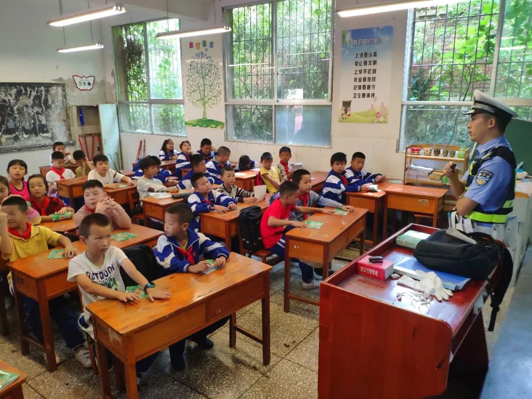 同样都在盐沙大道他们的表现天差地别