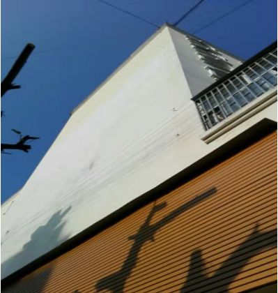 火车开在人行道？大井这里有跟管子要断了！万联茗景、银河小区不动产证等6个答复来了…