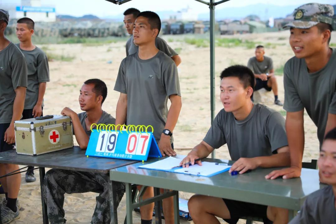 沙滩踢足球转场,沙滩踢足球