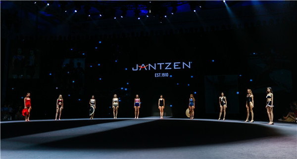 百年经典泳装点亮水立方,jantzen羊毛泳衣