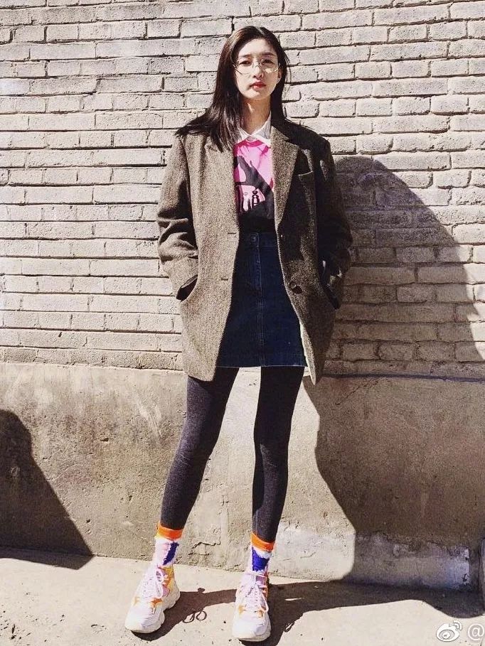 杨幂同款粉色袜子最新款,杨幂同款黑透肤打底袜夏天