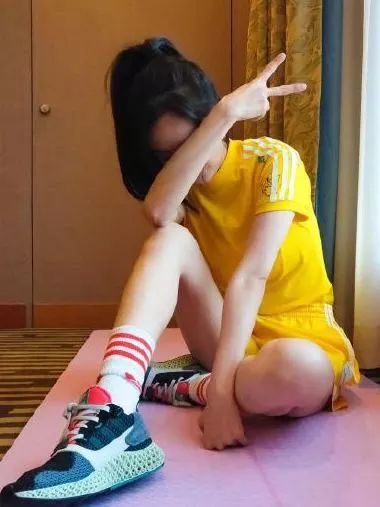 杨幂同款粉色袜子最新款,杨幂同款黑透肤打底袜夏天