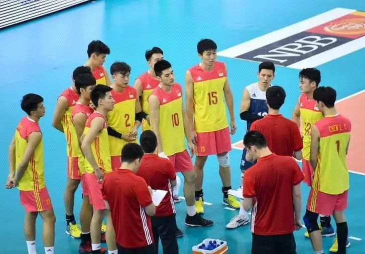 三大球都从国青垮起！20年前东欧之殇如今轮到我们尝？