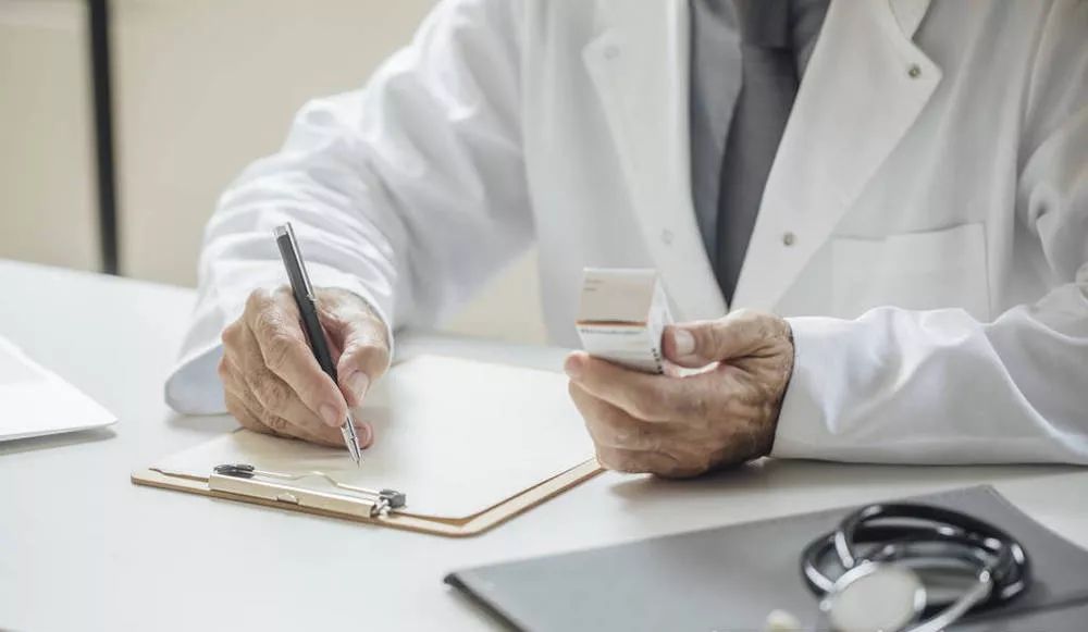 临床教师教师节,教师节致敬医护人员