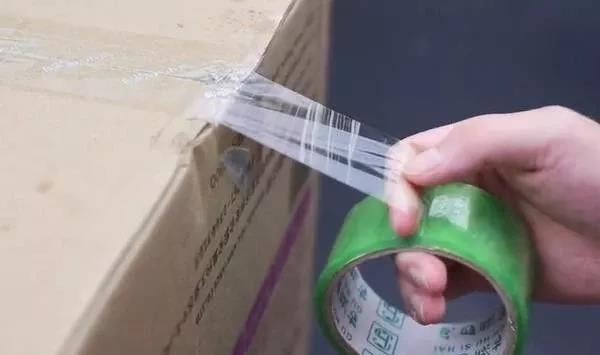 没有剪刀，怎么轻松地断开胶带呢？这几招很好用