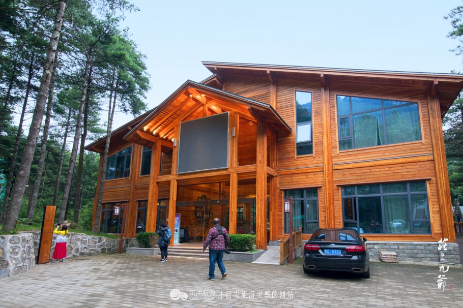 浮云缭绕的白云山上总有一张属于你的床