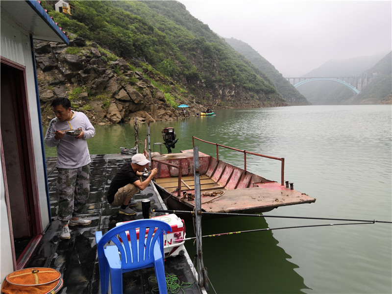 首钓官道狂拉草快乐才是垂钓的根本