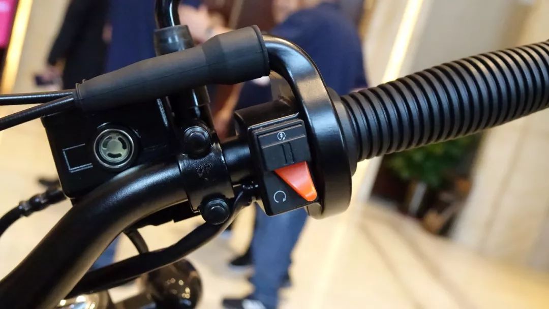 高性价比二手巡航车报价,大韩轻骑gv300s经典版评测