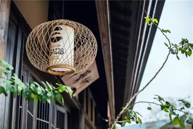 拈花湾历史背景,灵山小镇拈花湾案例解读