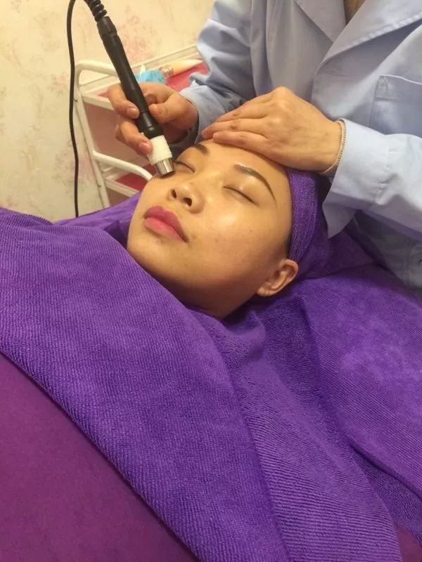 祛眼袋后卧蚕过于肥大怎么改善,眼袋卧蚕怎么消除简单方法