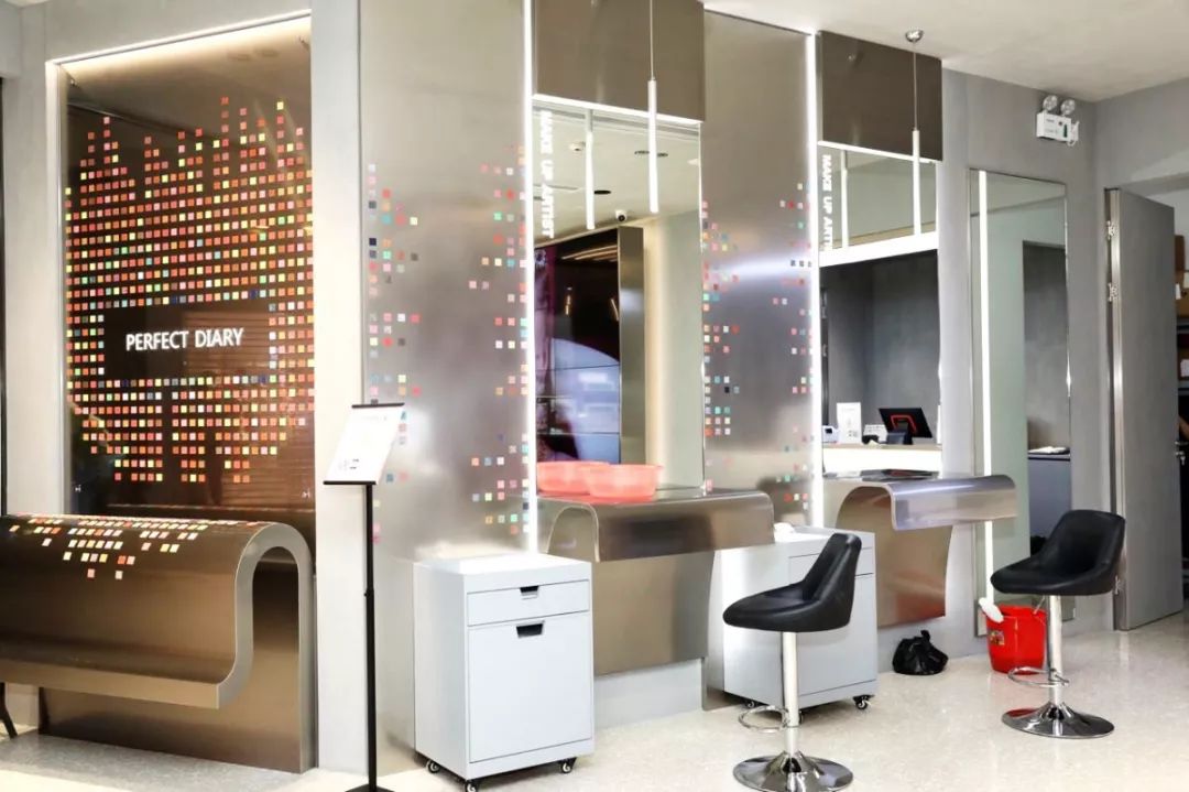 OMG！李佳琦狂捧的国货之光来赛格了！100块能买一堆？