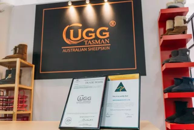 秋天必备的4款单品鞋,秋天穿的小白鞋