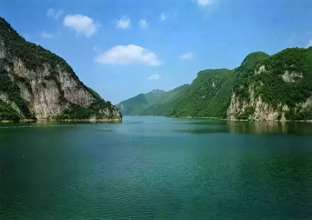 周末陪家人游大自然,周末陪家人到郊外游玩