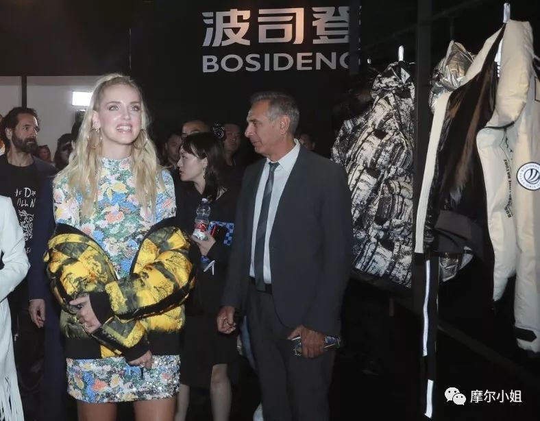 米兰时装周妮可基德曼,米兰时装周惊喜连连