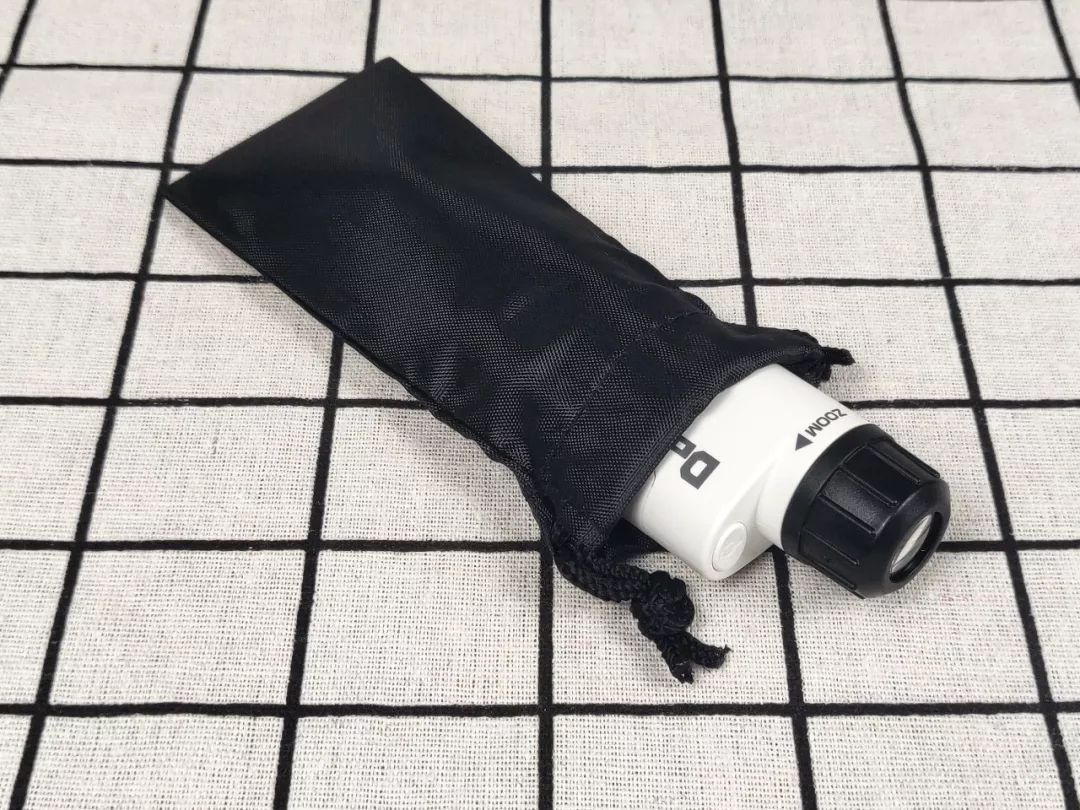 可以放大60倍的微小显微镜,显微镜最大可以放大5000倍