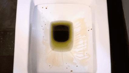 团|日本变态黑科技,扔一颗,管道通了、油污没了、恶臭消失了