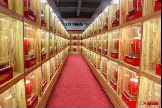 喜迎国庆醉美土楼|借问酒家何处有？拳王争霸风情街！我有酒，你有故事吗？